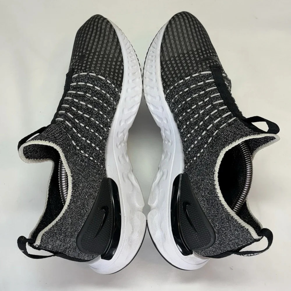 Nike React Phantom Run Flyknit 2 Women's Size 10 Running Shoes Black White Oreo